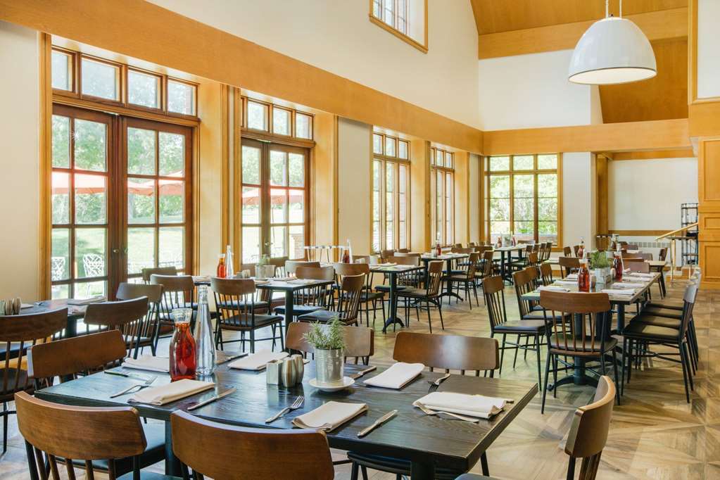 Hotel Lakota Oaks Norwalk Restaurant foto